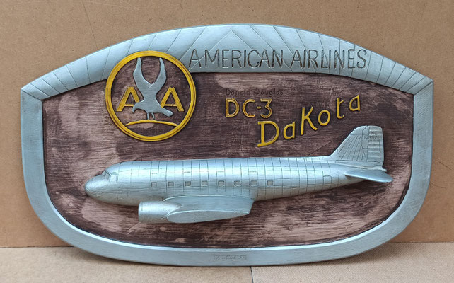 Cuadro de cerámica en relieve DC-3 Dakota. 55x32