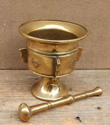 Almirez de bronce. Ref CD16. 13x12