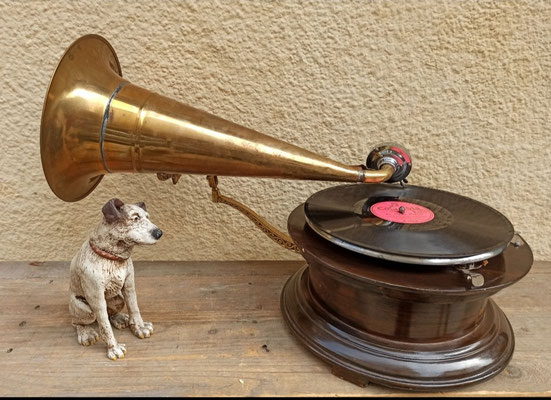 Reproducción gramófono redondo madera