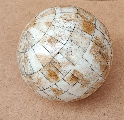 Bola decorativa resina. 10 cms