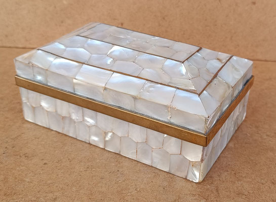 Caja metal imitación nácar. Ref CAJ14. 13x8x6