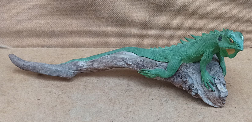 Iguana madera. Ref 2326003. 34x12x10