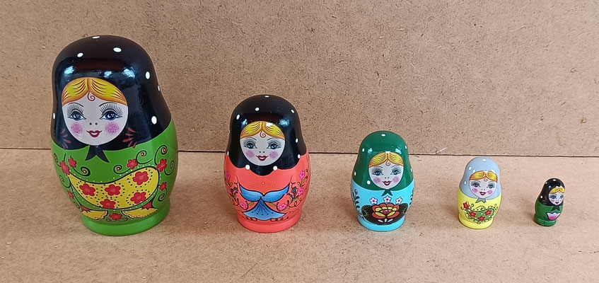 Matrioska madera 5 figuras. Ref TM2. 12x7