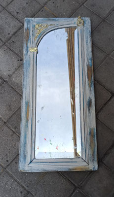 Espejo madera con pan de oro y cristal biselado. 80x36x4