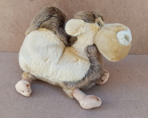 Camello de peluche. Ref 25504.  20x25