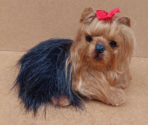 Perro peludo. Ref 50486. 20x14x10