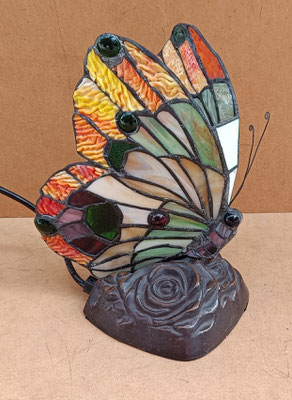 Lámpara marca Real Tiffany lamps. Ref 626B. 23x17x12