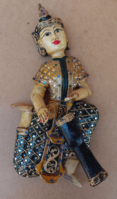 Figura madera músico tailandés para pared. Ref EL0447DEP. 40x19x15