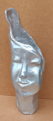 Cabeza papel maché. 33x11x14