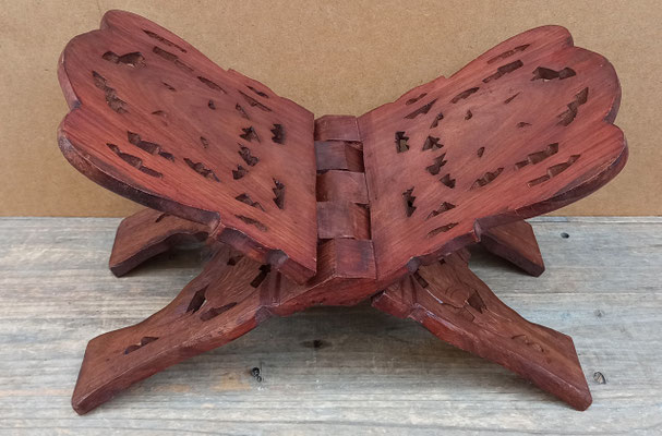 Atril madera. 32x23x20