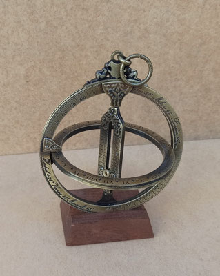 Anillo astronómico. Reloj solar ecuatorial. Ref H21. 12x10 