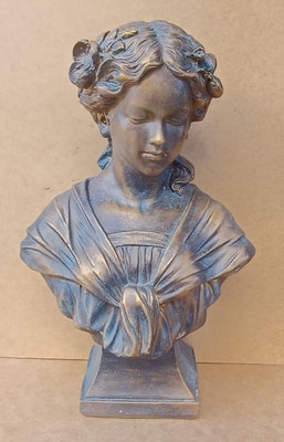 Busto mujer resina. Ref 154183. 50x30x18