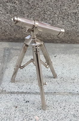 Telescopio con trípode metal. Ref 60420.  22x18x9 apertura máxima 