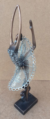 Bailarina resina y metal. Ref 69417. 30x15x5