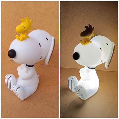 Lámpara Snoopy. Ref LAMP018. 22x13x8. Funciona con pilas y puerto USB.