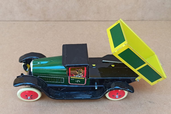 Camioneta verde réplica Payá. Ref RP20. 18 cms