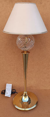 Lámpara mesa bronce pulido con baño de oro 24 Kts y cristal Strass Swarovski. Ref 9046/1. 78x28