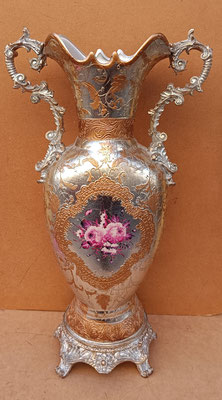 Jarrón resina. Ref 2790657551. 68x40x20