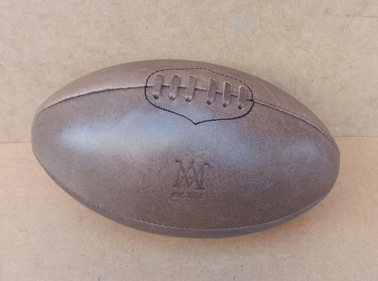 Balón rugby cuero. Ref HA023. 30x15