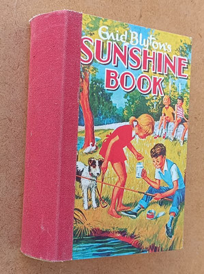 Caja libro Enid Blyton con lomo forrado en tela. Ref 61582. 17x13x5