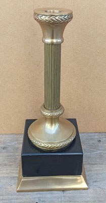 Portavelas bronce base piedra. Ref 45037. 27x11,5x11,5. Pareja disponible 