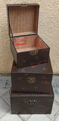 Caja madera forrada piel. Grande 31x41x22. Mediana 27x27x19. Pequeña 22x22x16