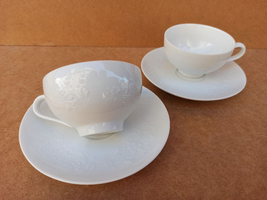 Juego 6 tazas con plato de porcelana blanca con relieve