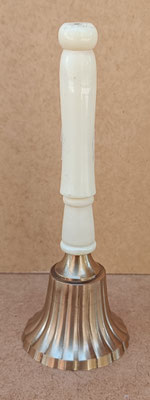 Campana de mano latón y resina. Ref 1225157B. 15x5