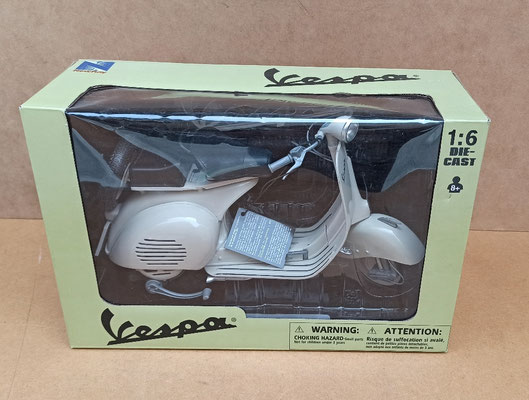 Vespa 150 VL 1T. Ref 514012424. Escala 1:6