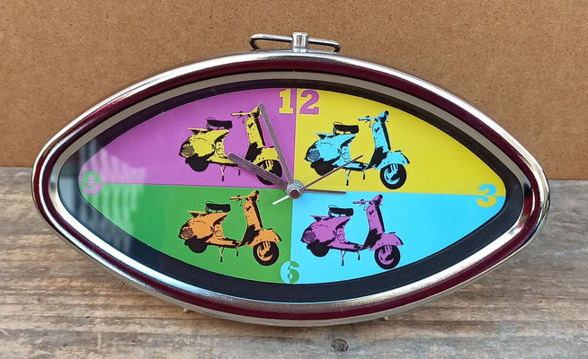 Reloj despertador Vespa. Ref 820023. 13x19,5