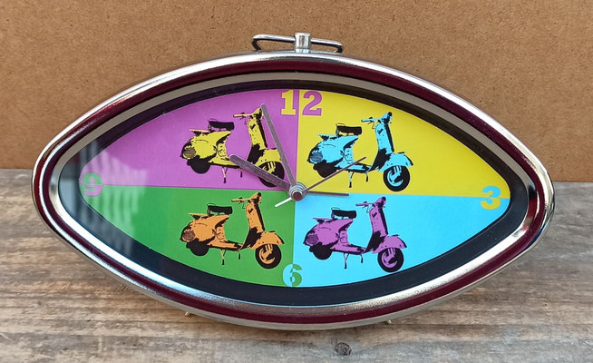 Reloj despertador Vespa. Ref 820023. 13x19,5