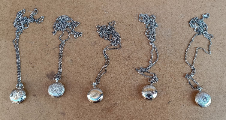 Reloj cadena a pila. Ref FR013. 4x2,5