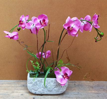 Orquídea artificial con maceta. 40x21x8