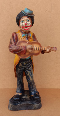 Payaso con guitarra resina. Ref R0023DEP. 60x28x16