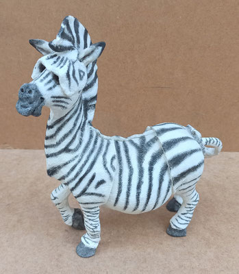 Cebra resina A breed apart "Ziggy". Ref CA92119. 18x15x7