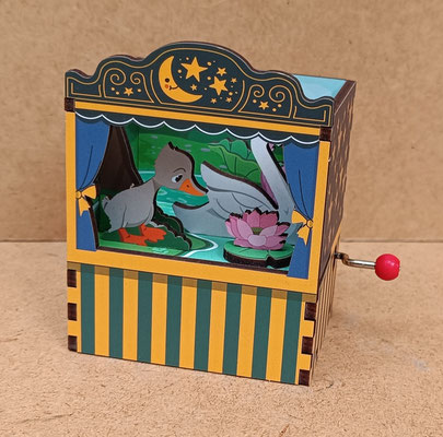 Teatro musical Patito feo madera. Ref 44101. 7x6x8