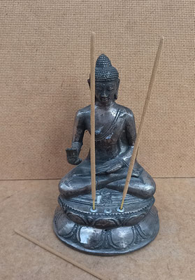 Incensario metal Buda. 16x10x9