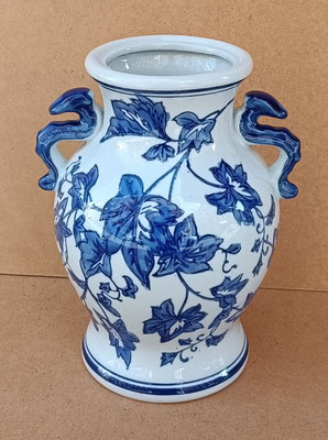 Tibor porcelana sin tapa estilo Ming. 24x18