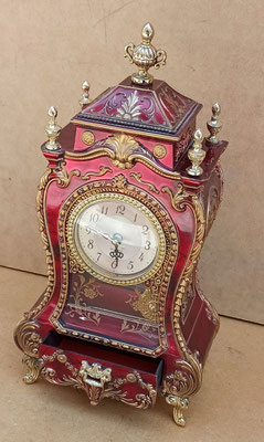 Reloj musical plástico con cajón. Ref 24109. 32x17x9