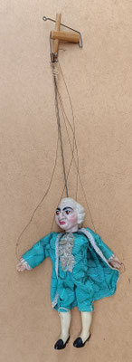 Marioneta vintage madera y cerámica. Ref GOY. 26x15. Bastidor 25 cms