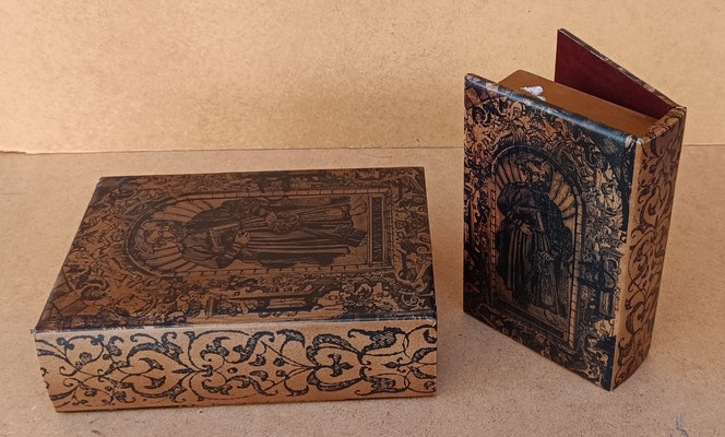 Caja libro San Pedro. Ref 39215. Grande 26x18x8. Pequeño 21x13x6