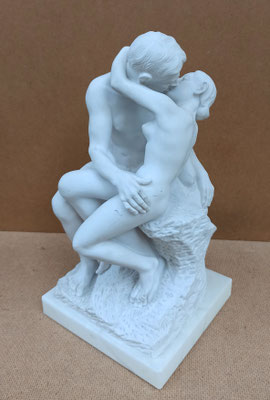 El beso. Ref FOT. 33 centímetros alto.