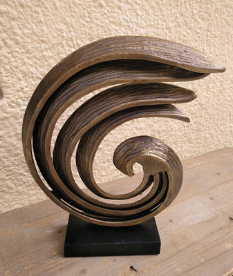 Escultura aluminio. DH162461. 38x26x10
