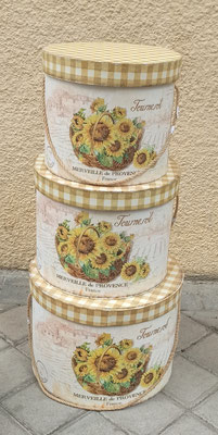 Sombrereras cartón flores. Ref 29608. Pequeña 23x27 diámetro. Mediana 25x32 diámetro. Grande 27x36 diámetro. 