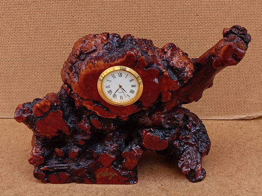 Reloj raíz de roble. Ref 52. 21X15X6,5