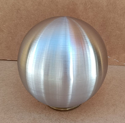 Bola decorativa metal. Ref 37519. 15 cms 