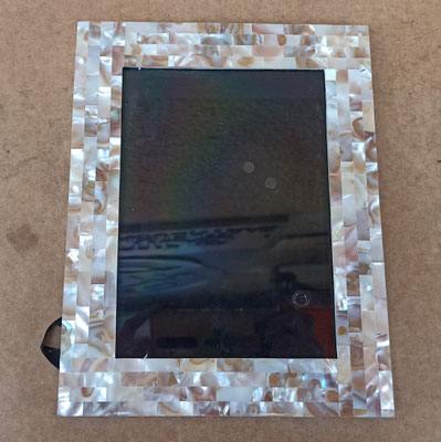 Portafotos resina nacarado. 23x18