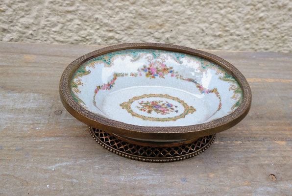 Bandeja porcelana con peana. Ref 1491540. 16x12x5,5.