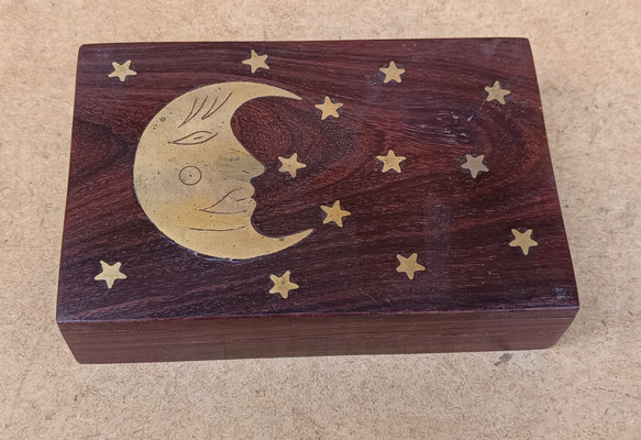 Caja madera de palisandro adornos latón. Ref 511. 15x10x3,5