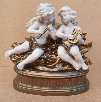 Pareja ángeles marmolina. Ref 2305. 25x26x15